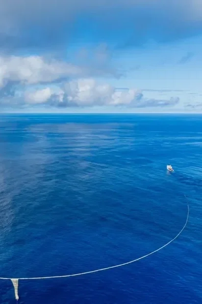 Greet Ocean Clean Up. 