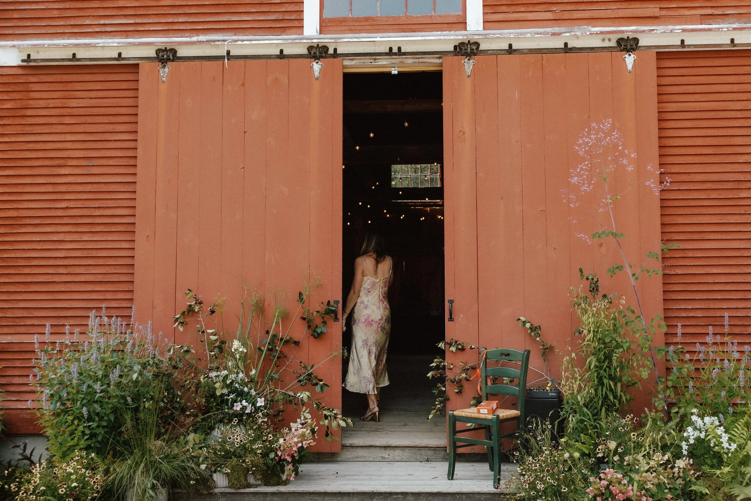 luna-munn-photography-vermont-wedding-the-tillerman-noah-lee0749.jpg