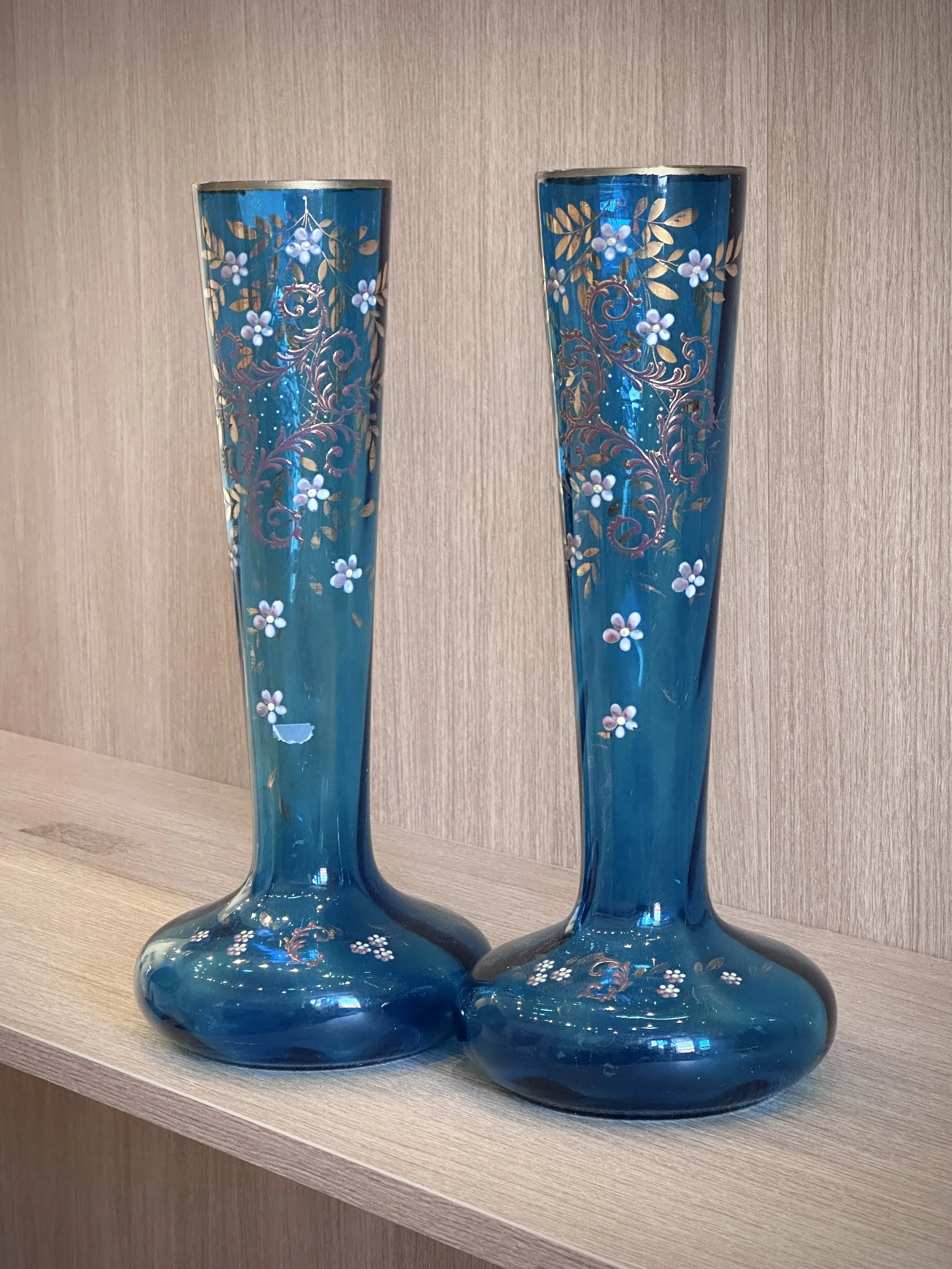 Exquisite Chinoiserie  Glass Vase