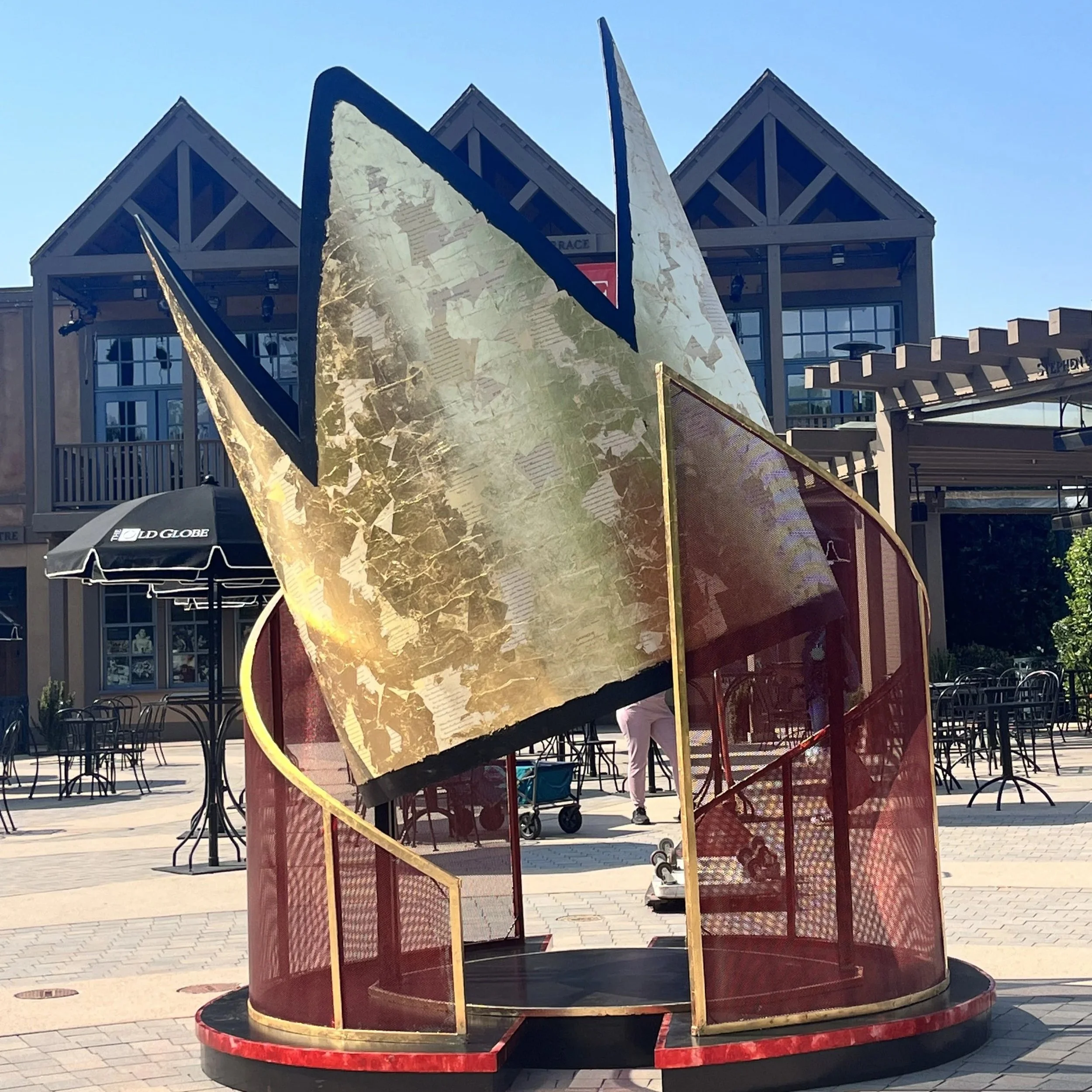 Crown Sculpture