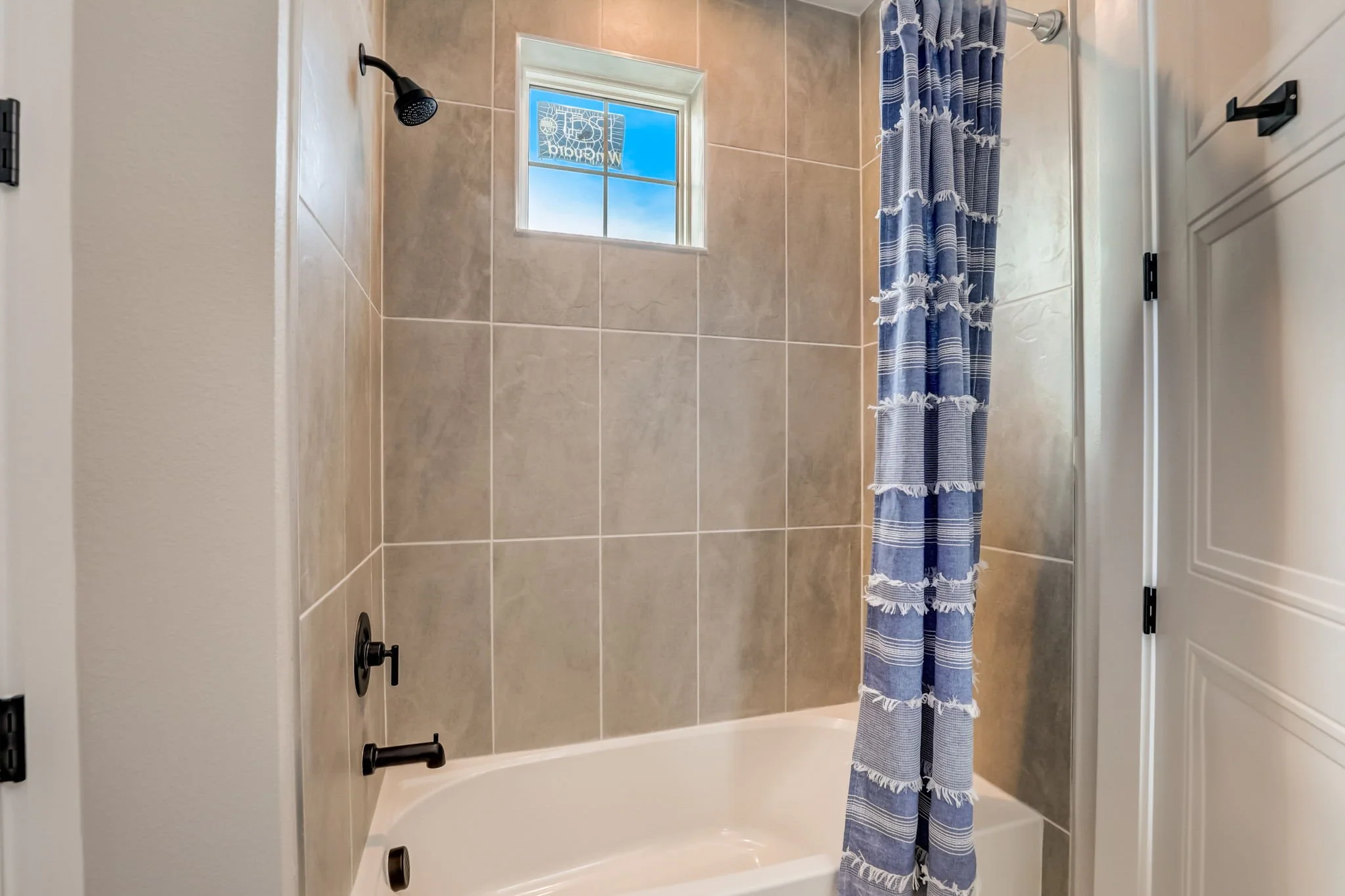 21-web-or-mls- Marina Vw Wy-021.jpg