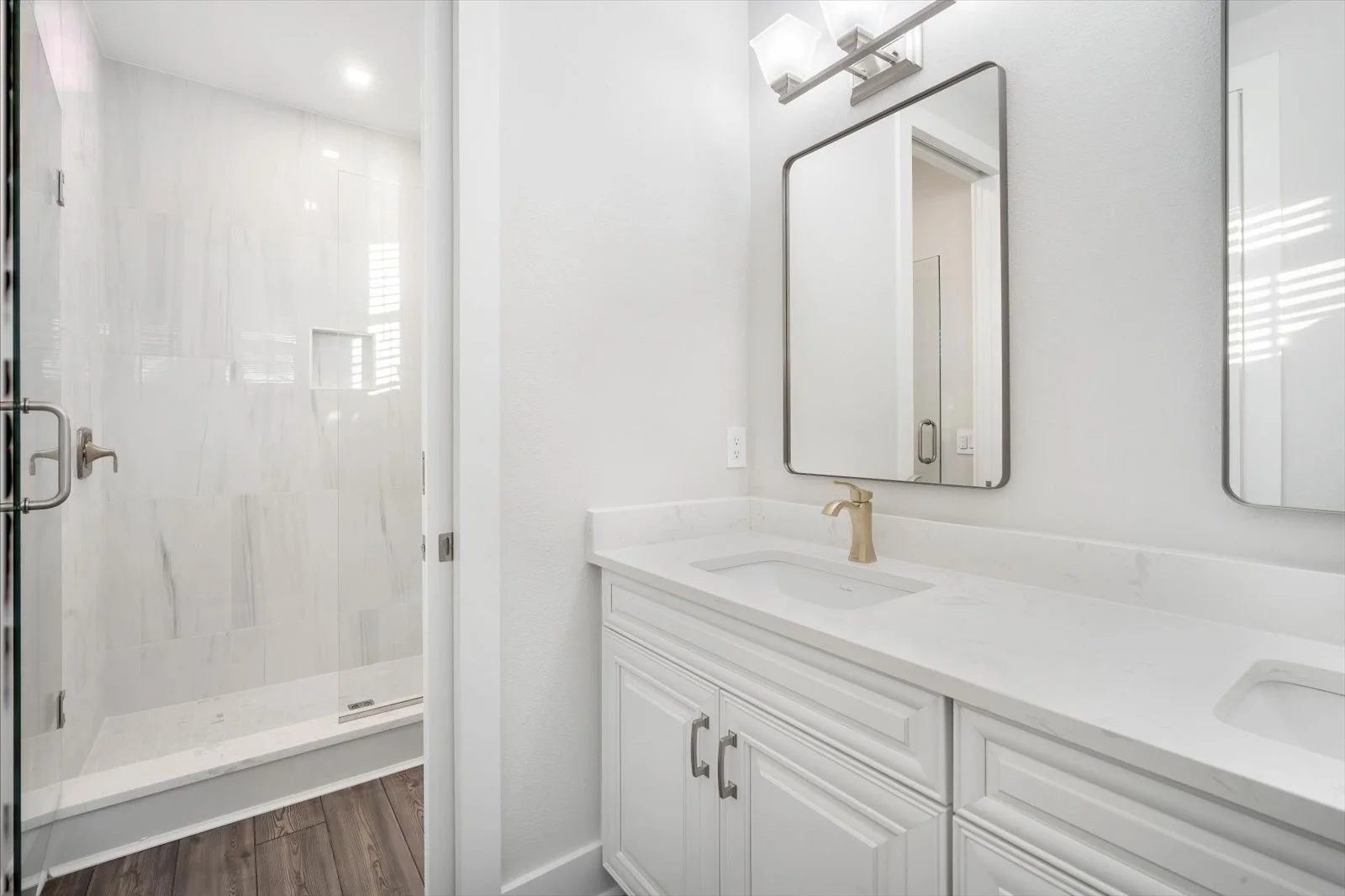 51-1-8-25, MG 4231 Marina View Way Cortez, FL 34215 - B-17.jpg