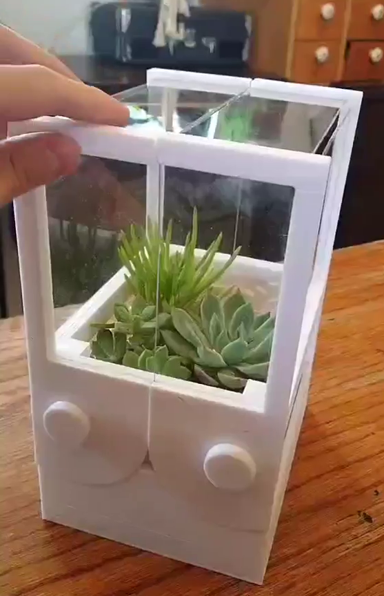 3D printed Folding Terrarium