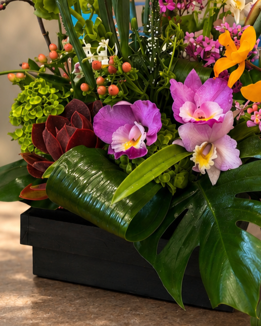 Tropical+Garden+Floral+Centerpiece.png