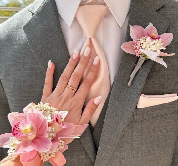 Corsages &amp; Boutonnieres Made Beautiful