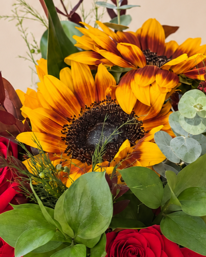 Golden+Sunflower+and+Rose+Bouquet.png