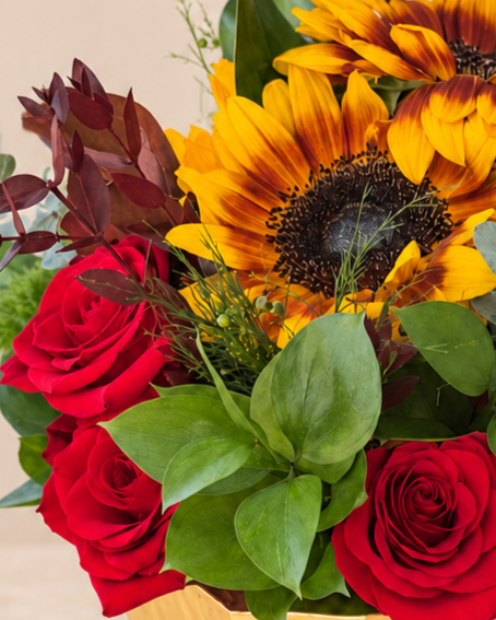 Golden+Sunflower+and+Rose+Bouquet.png
