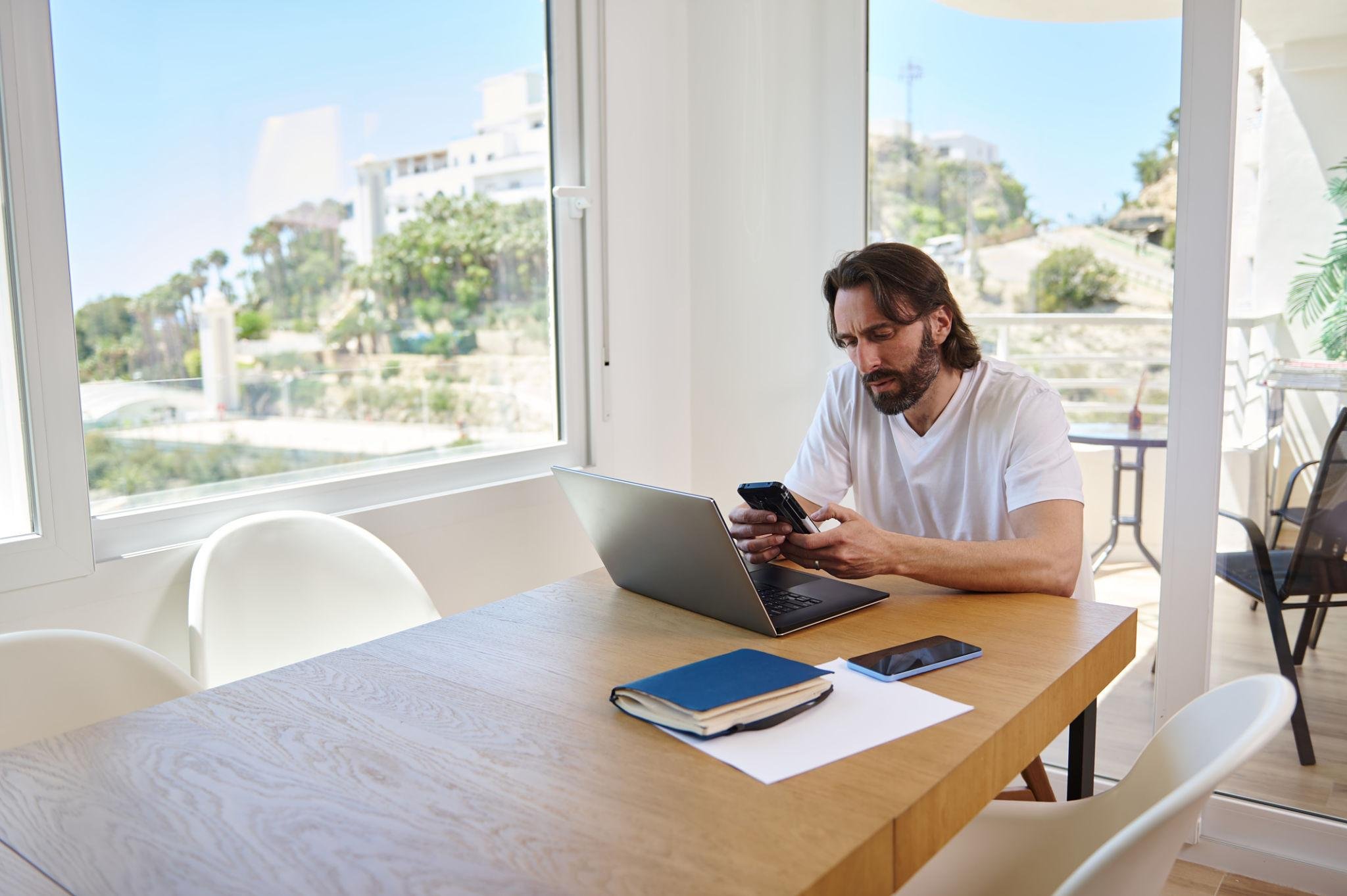 Envíanos mensaje por WhatsApp o compártenos los detalles de tu espacio. Te orientamos desde el primer momento de forma rápida y clara.