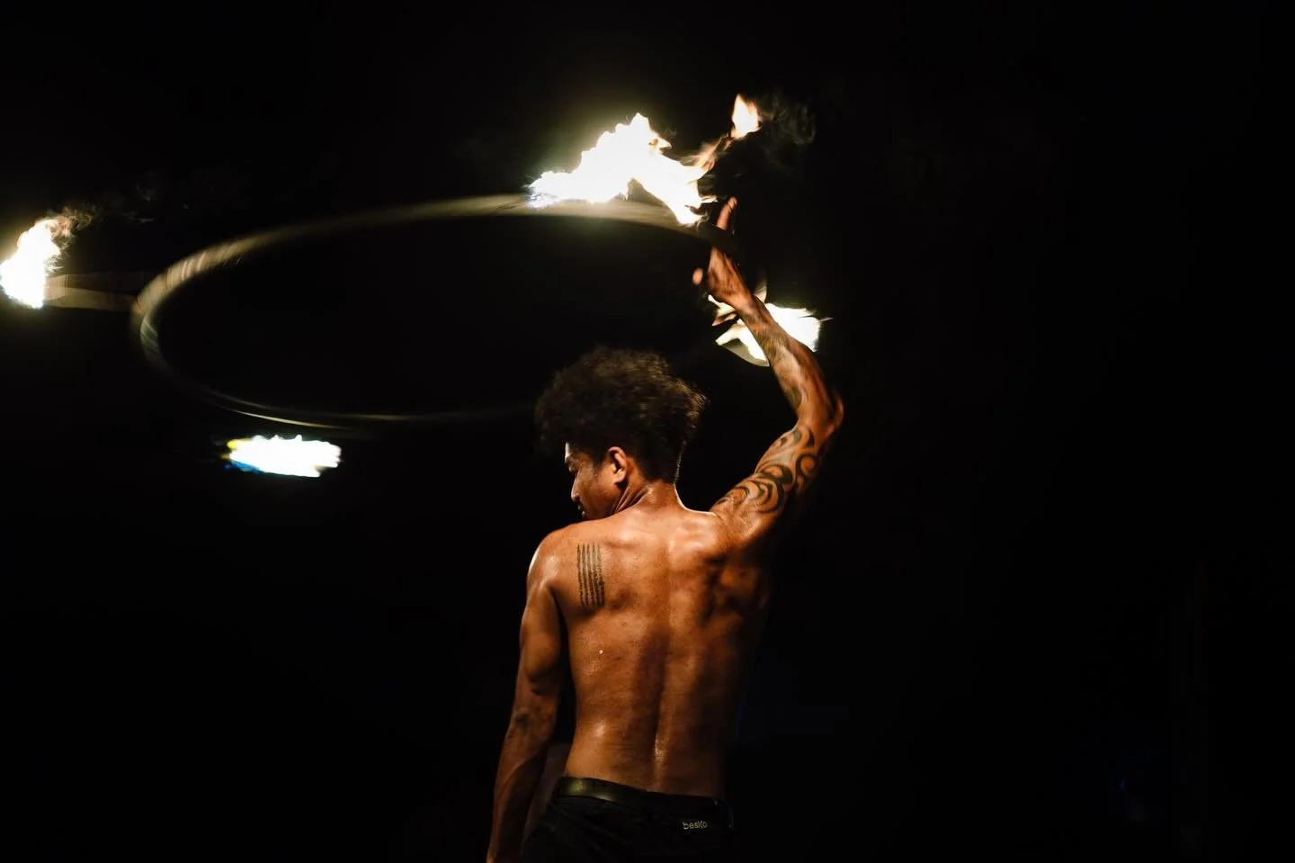 Fire show vibes. #thailand #artwithlight #slateandflash