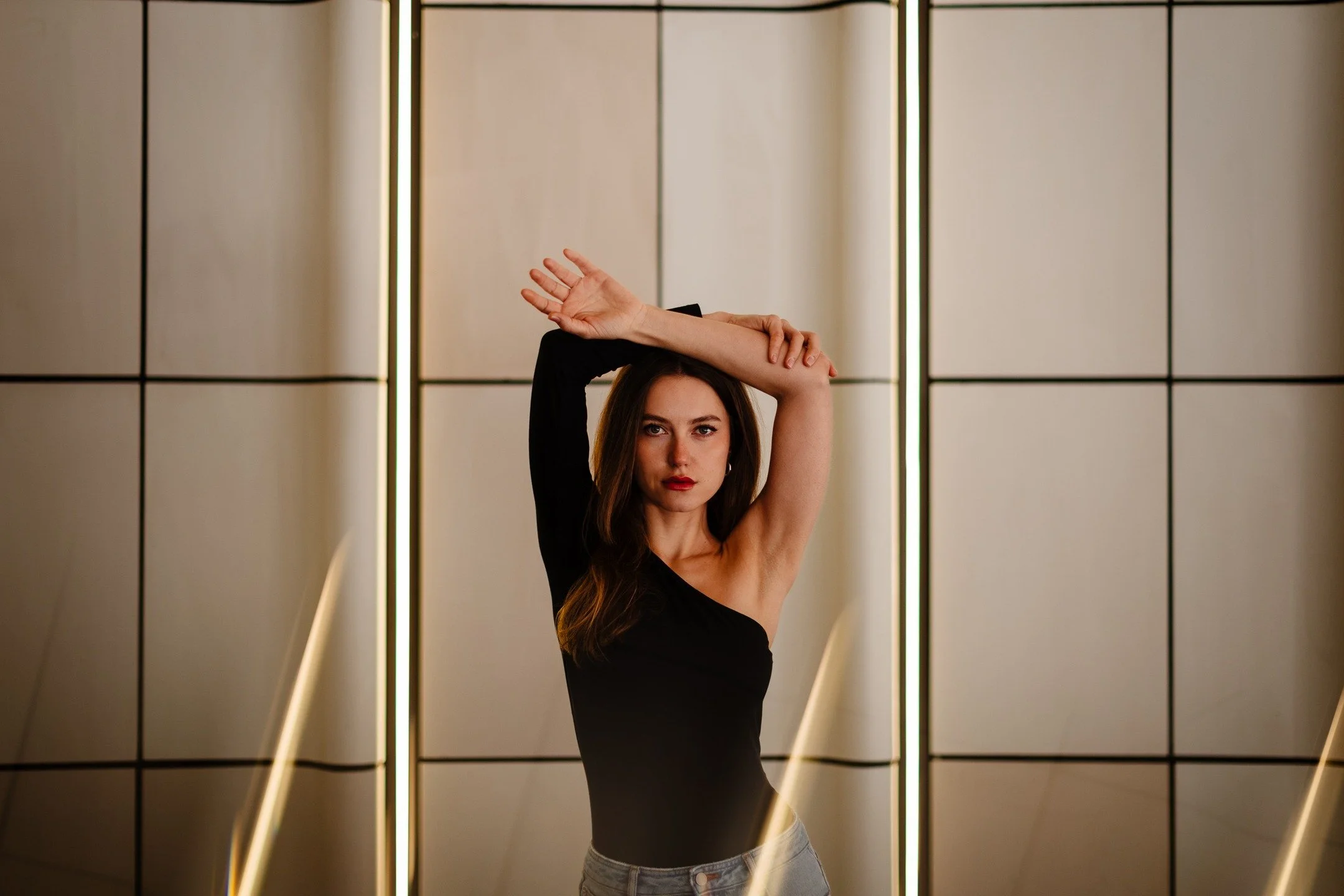 When style meets creativity! Great shoot with @burlaka.yuliia at @thewell_to. Shout out to @colli.models once again!

#slateandflash #artwithlight #portraits #torontoportraitphotographer