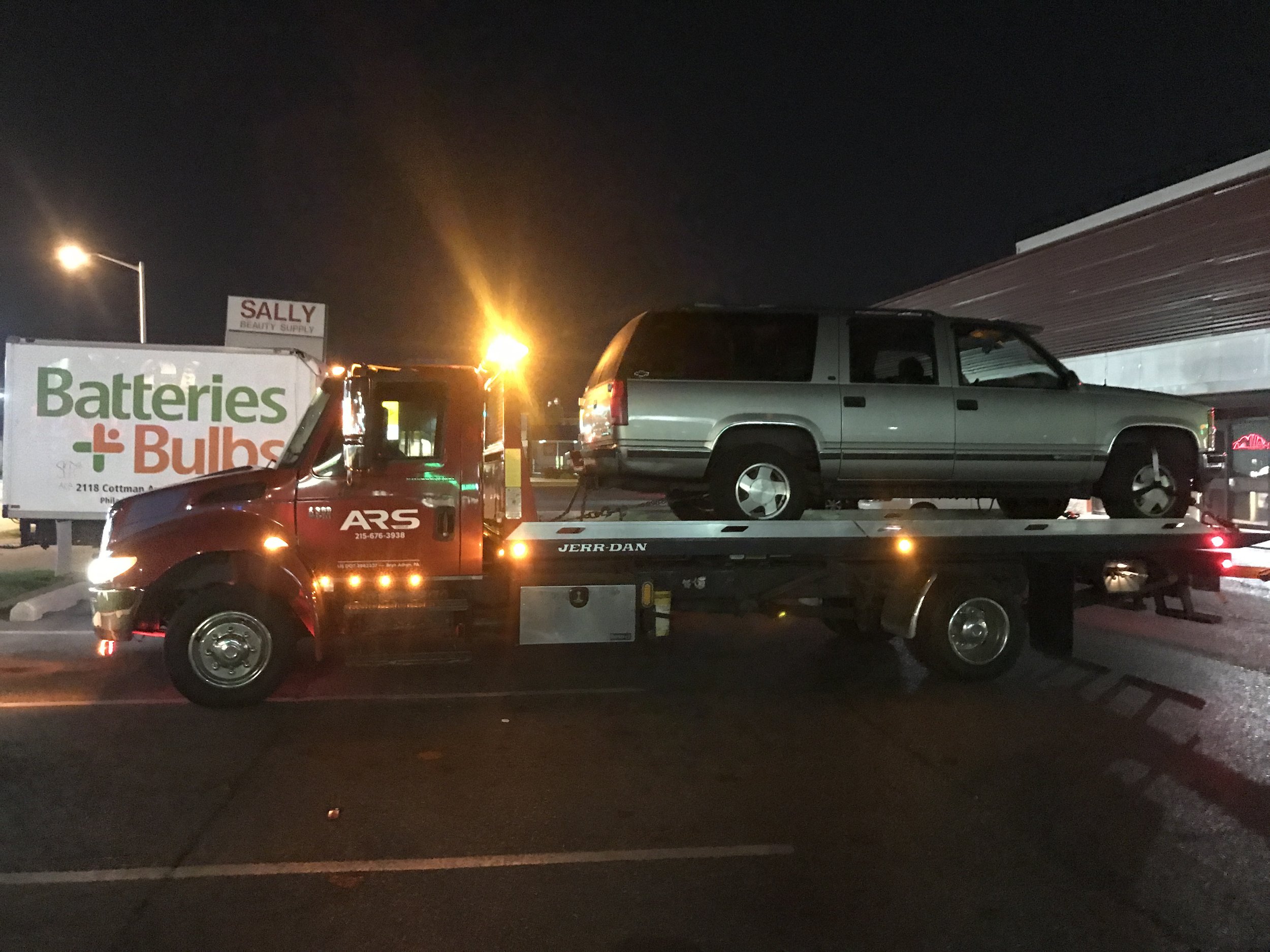 The Most Unsafe Places to Park While Waiting for a Towing Company.