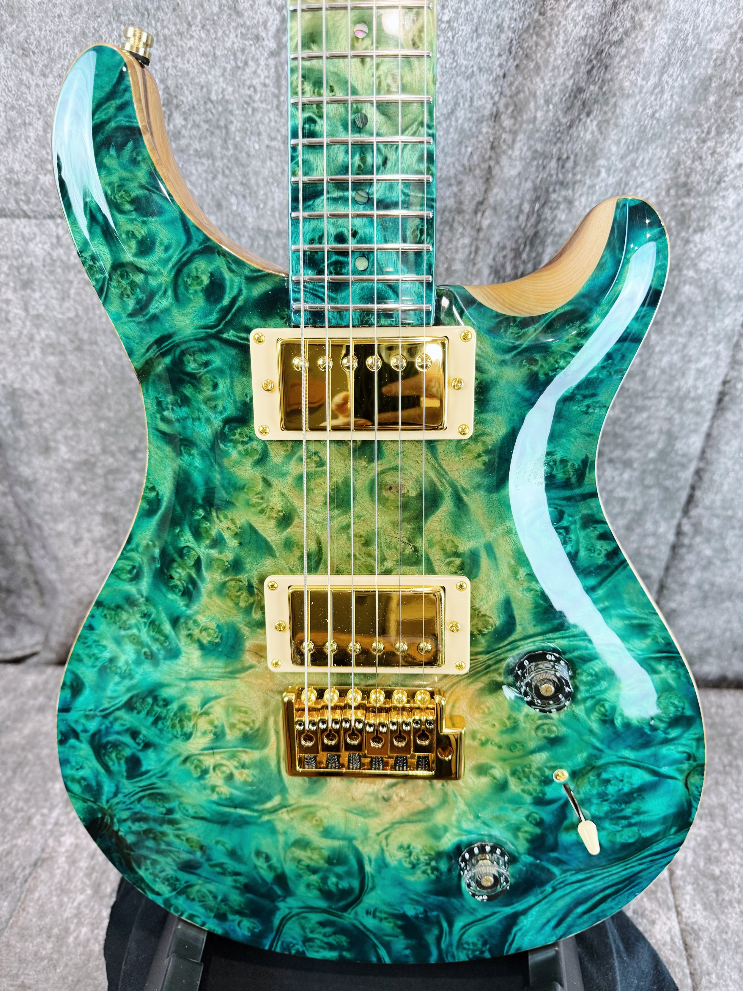 Pyro RS Camphor Burl