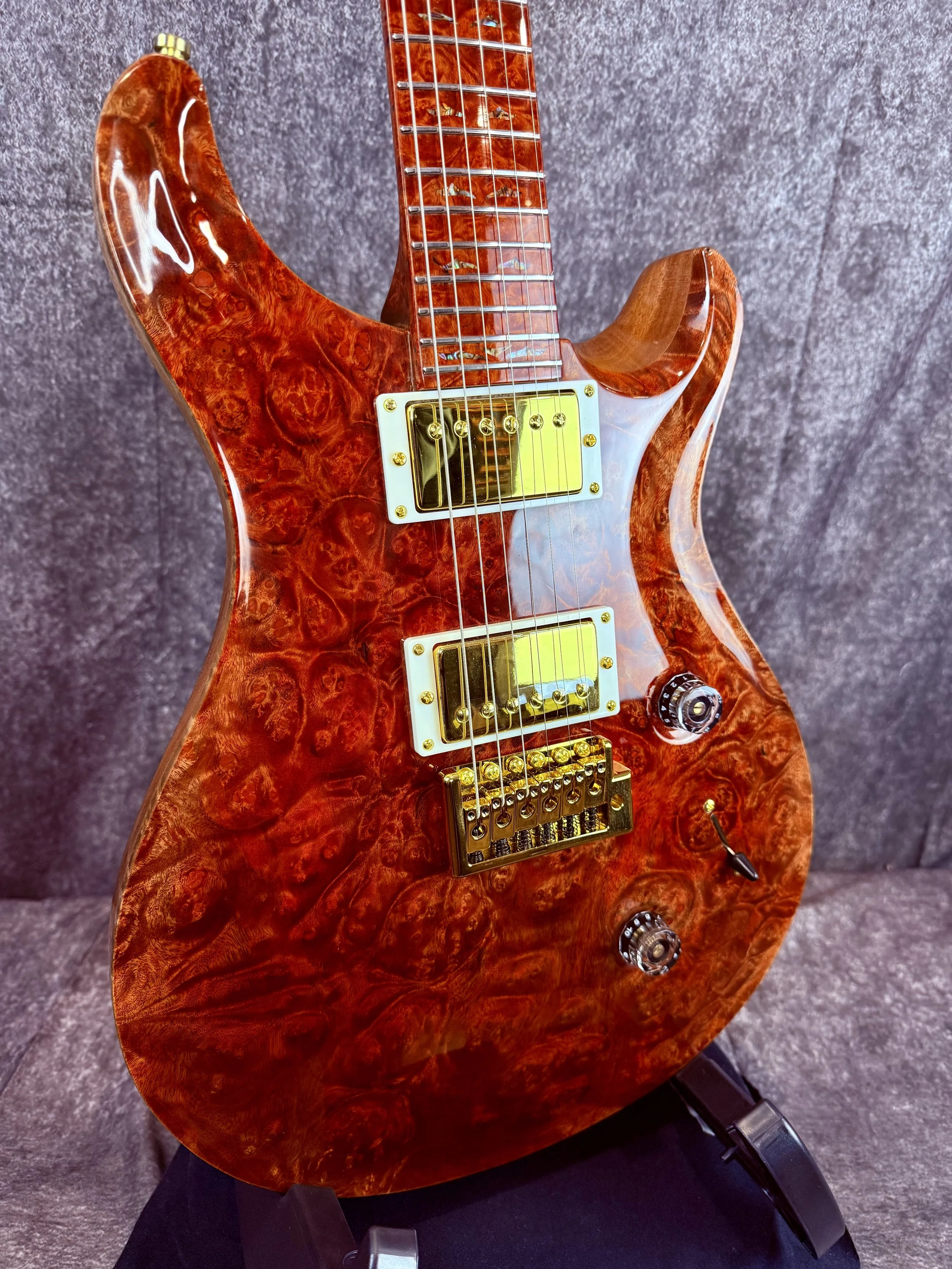 Pyro RS Golden Camphor Burl