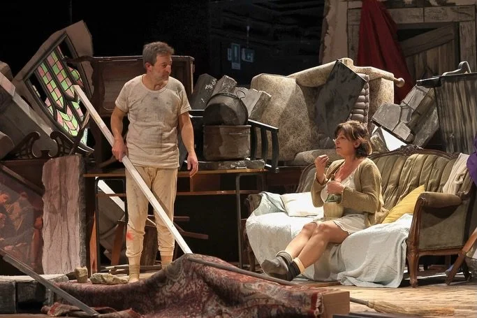 C&rsquo;&egrave; un momento, anche nei giorni pi&ugrave; pesanti, in cui la luce torna a farsi vedere. Pasqua &egrave; questo: una promessa semplice, che qualcosa pu&ograve; ricominciare.

&ldquo;Domani &egrave; sempre domenica&rdquo; &egrave; una pe