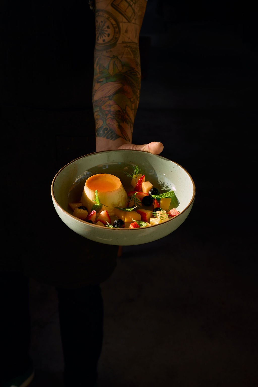 Flan casero, parte de los postres de Mejibó Todos Santos, preparados con cocina hecha con amor.