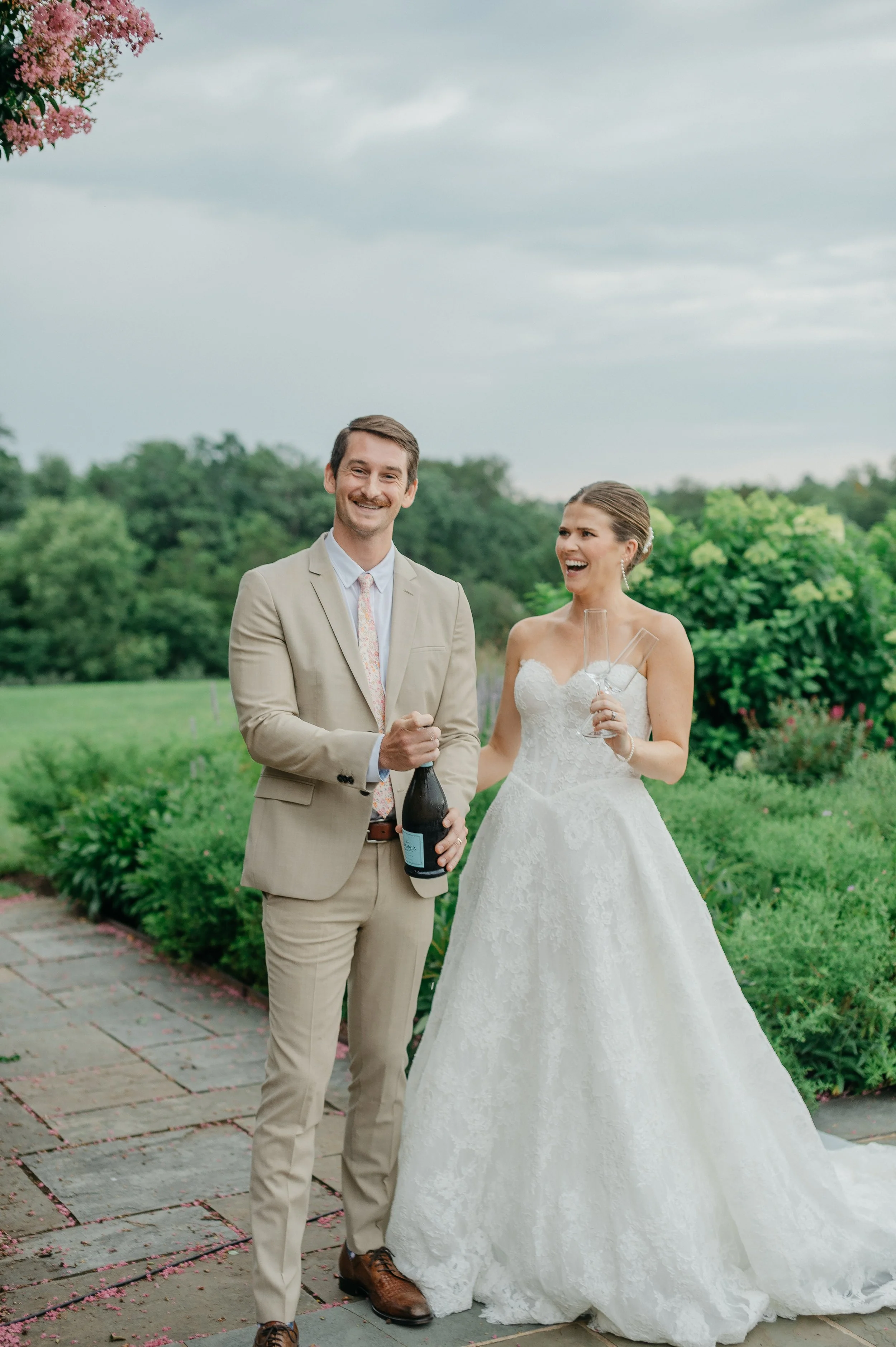 earlymountainvineyardweddingcharlottesvilleweddingphotographersarahhoustonphotography-204.jpg