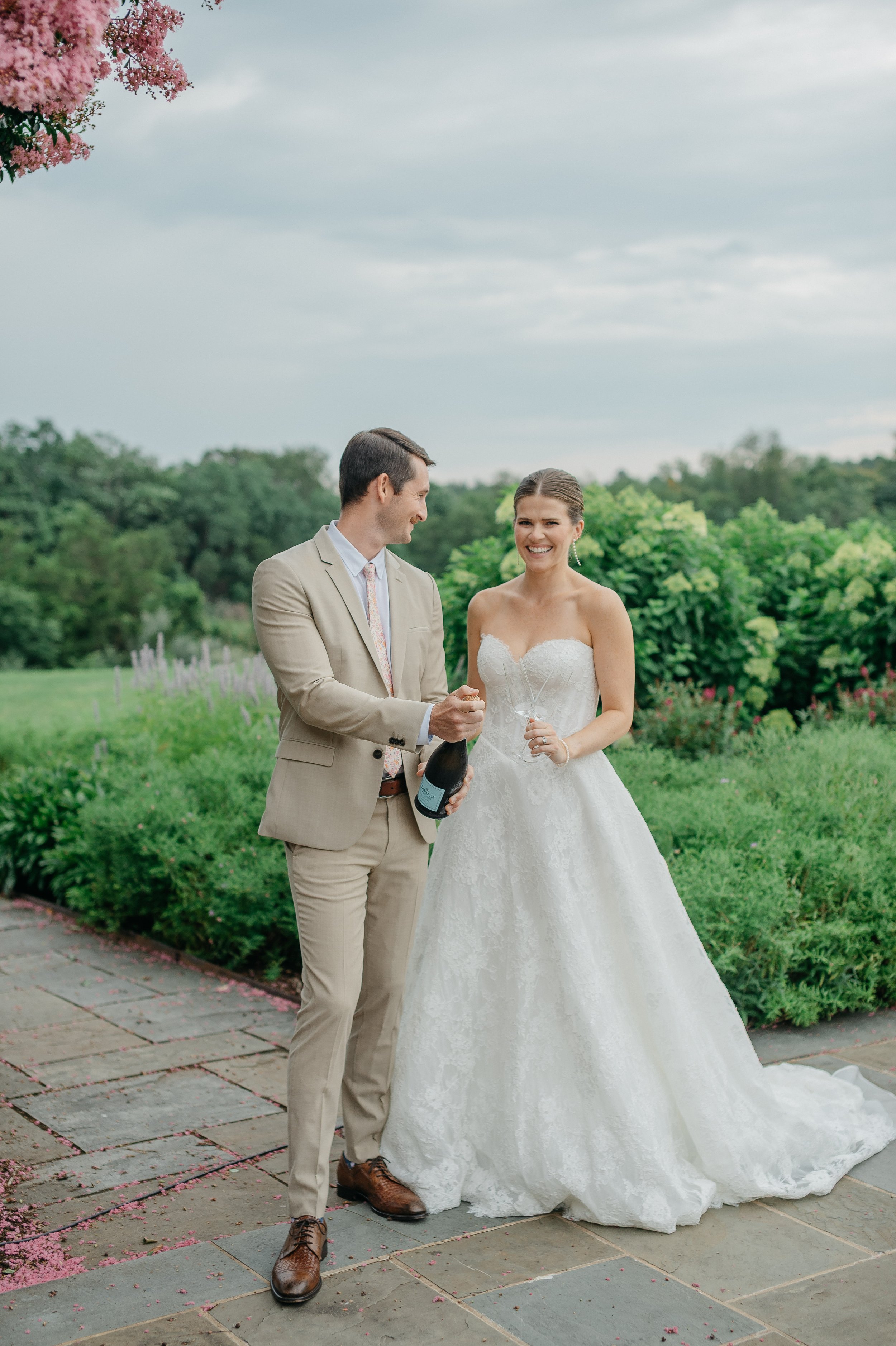 earlymountainvineyardweddingcharlottesvilleweddingphotographersarahhoustonphotography-199.jpg