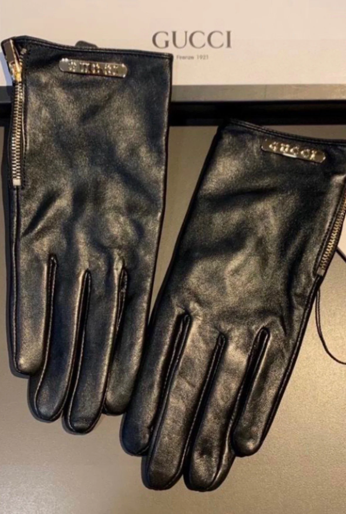 GG Luxe gloves