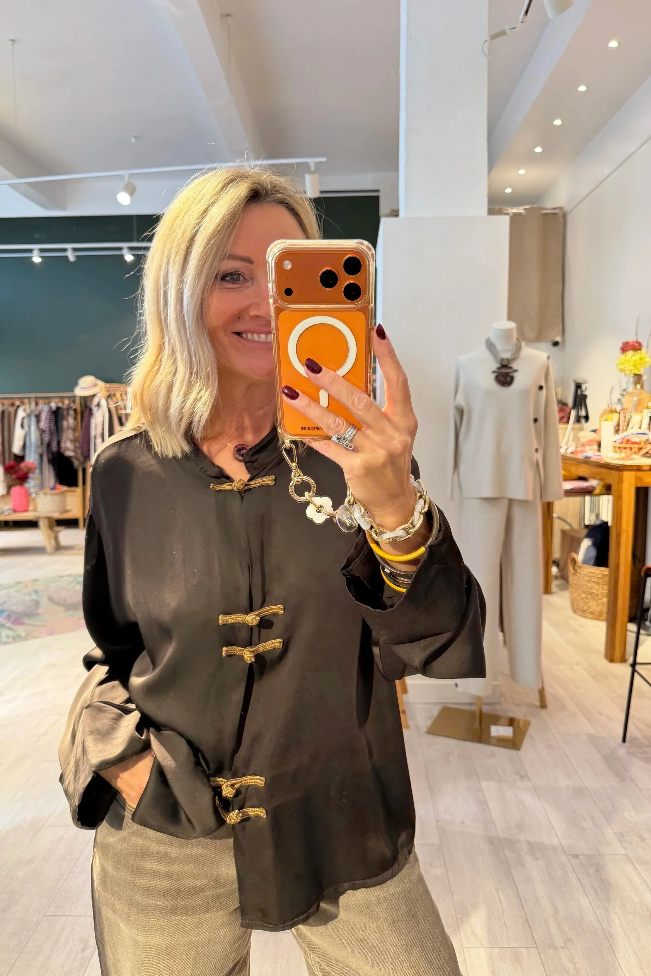 Chemise Julia en satin – Chocolat 🤎