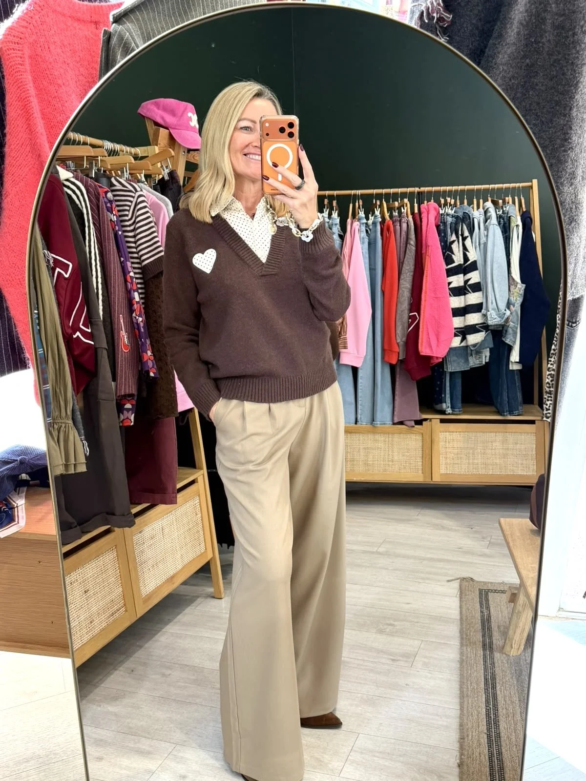 Pantalon Julia – Beige taille haute à pinces