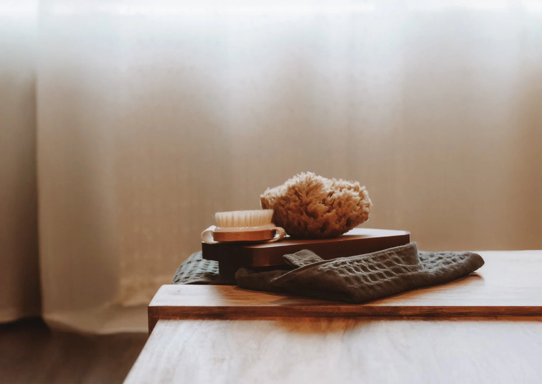Sunhaven-bathroom-loofa-and-towel