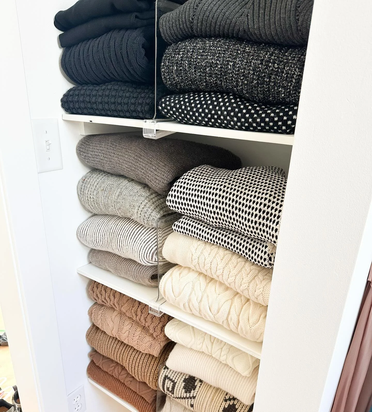 Sweater Season Done Right ✨
There&rsquo;s nothing better than opening your closet and instantly finding exactly what you need&mdash;especially when it comes to bulky knits and cozy sweaters.

This shelf is the perfect example of how thoughtful foldin