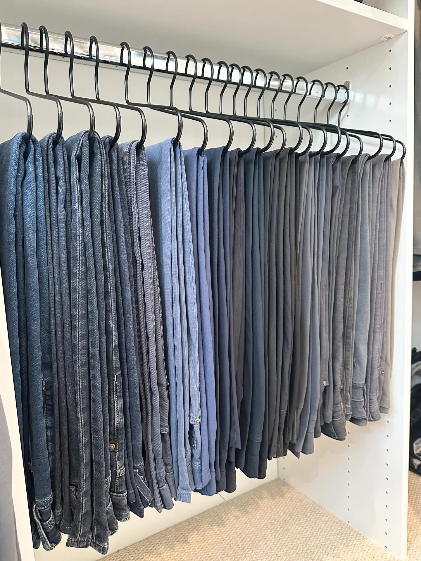 A streamlined closet saves time in the morning, helps you see what you actually wear, and makes your space feel instantly elevated.

Imagine starting your day in a space that feels this organized. 🤍

Ready for your own closet refresh? Let&rsquo;s cr