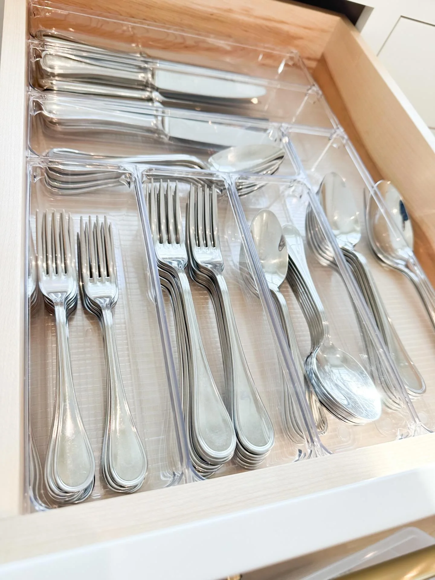 It&rsquo;s the little details that create a big impact ✨

A well-organized drawer isn&rsquo;t just about aesthetics &mdash; it&rsquo;s about function. When every fork, knife, and spoon has a designated space, your kitchen flows better, mornings feel 