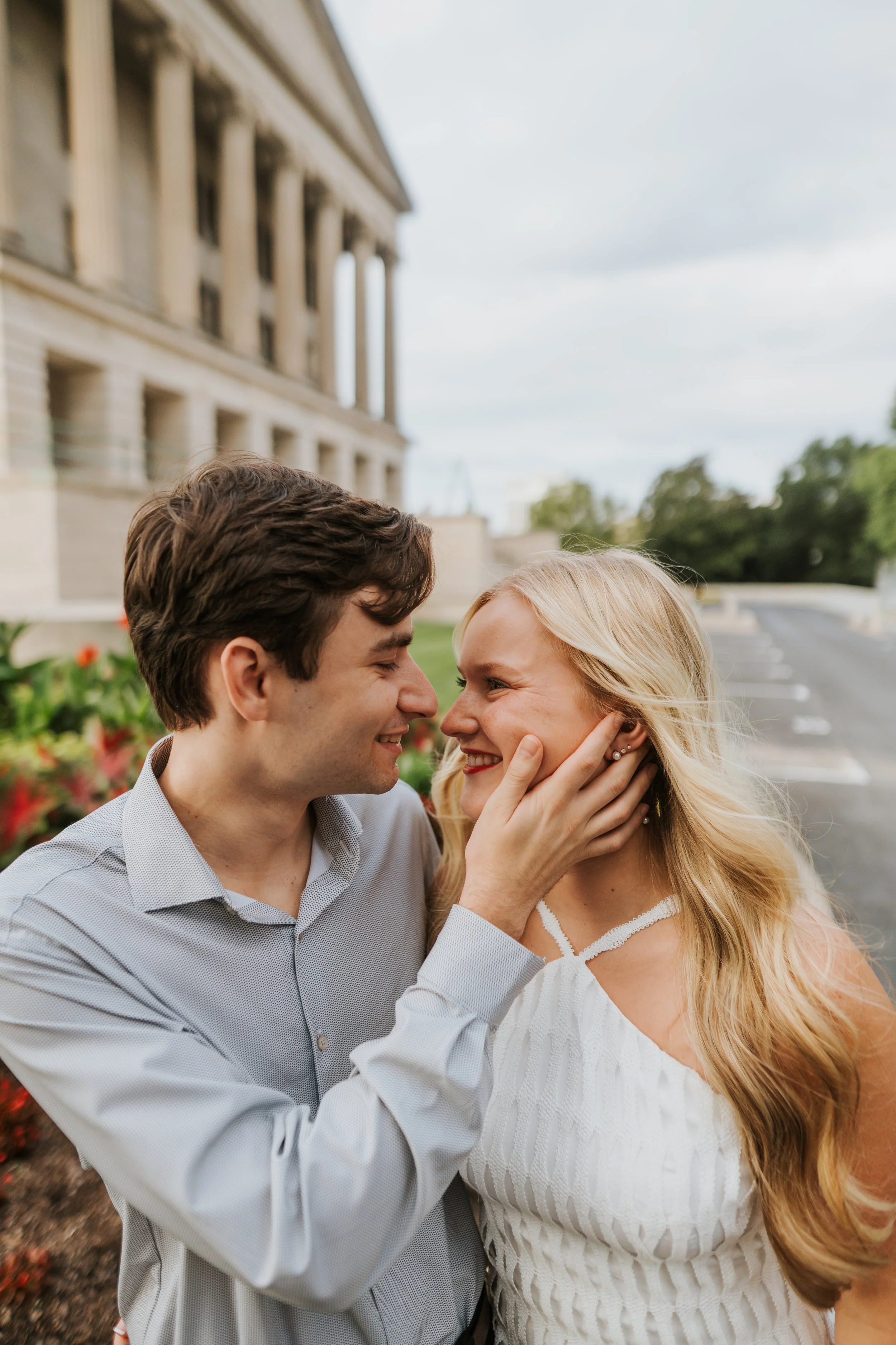 Best Engagement Session Spots in Nashville | The Tennessee State Capitol