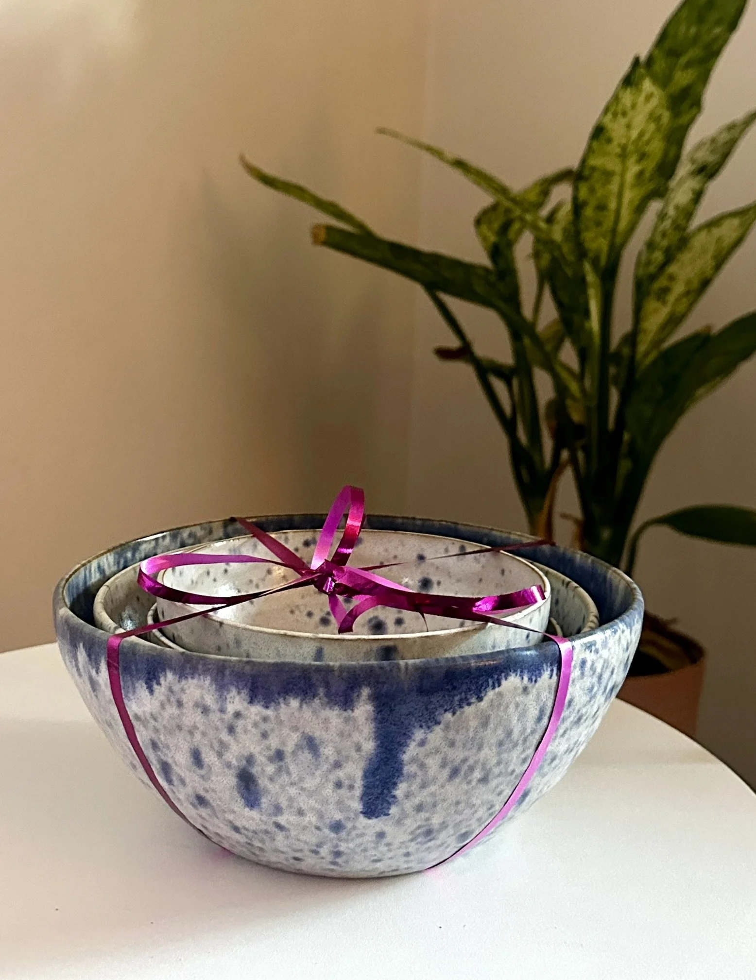 Vintage Set of 4 Shelton Pottery Signed Blue Speckled Bowls