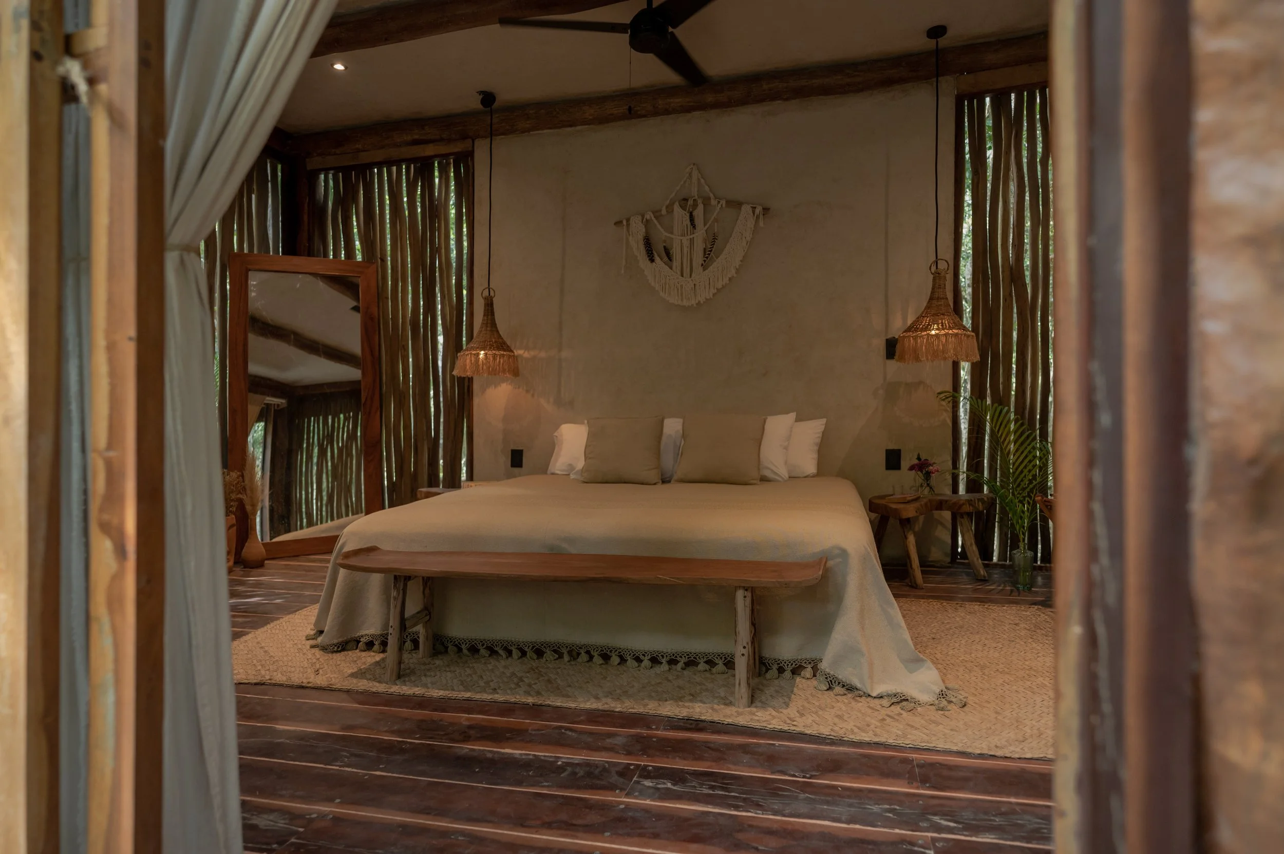 The Jungle Casa ~ King Suite (Only 1)