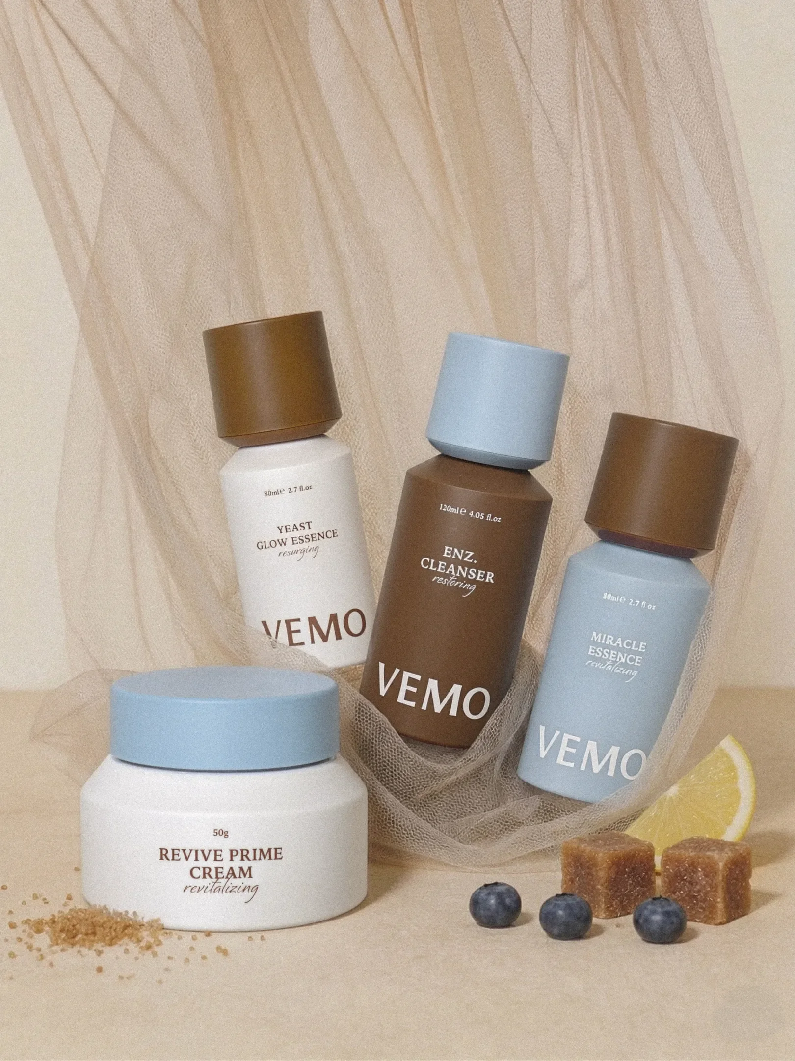 Formulated with yeast-derived actives and modern biotechnology to support skin balance and resilience.