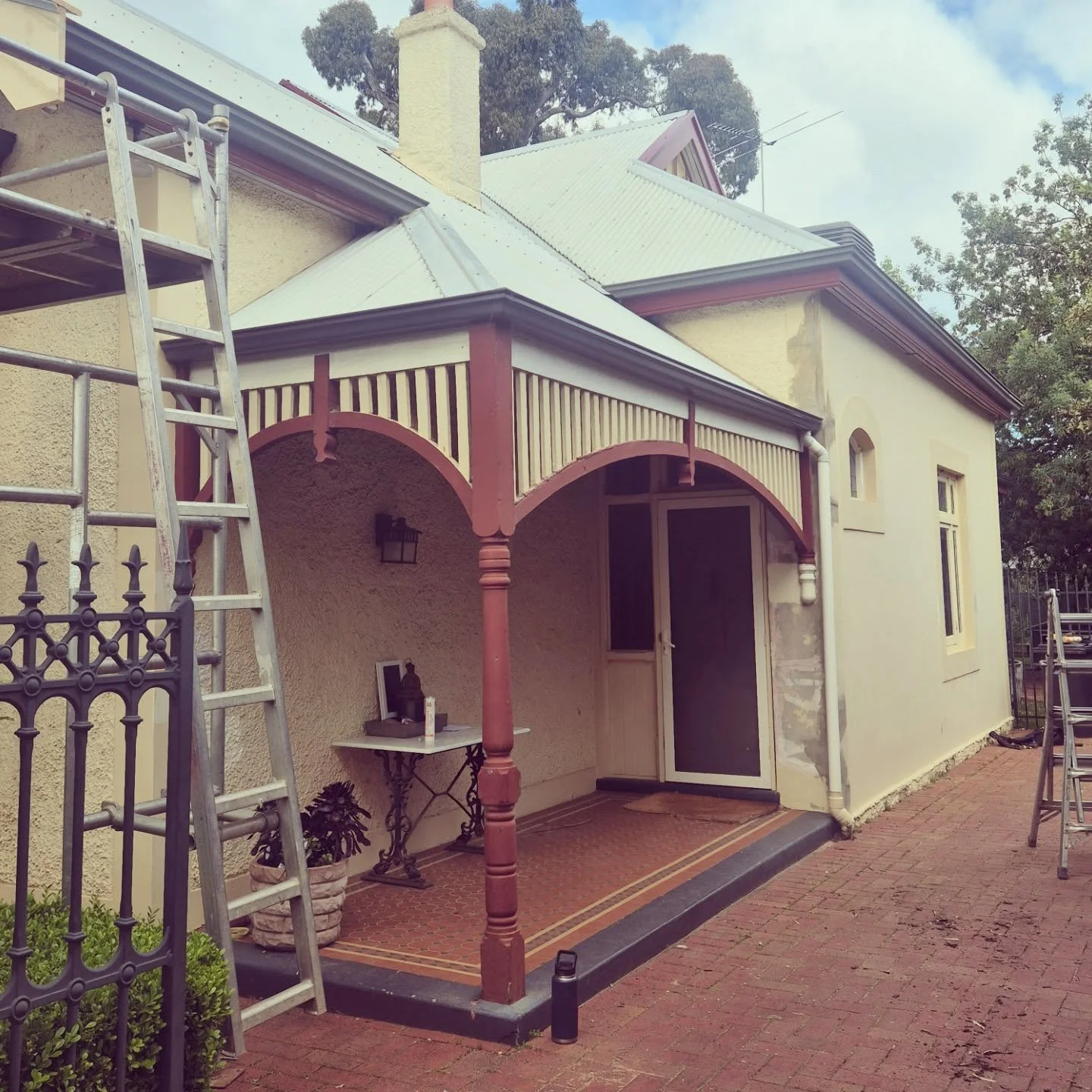 Restored and rejuvenated this beautiful family home back to life again. Welll done boys. #strokes_of_perfection_