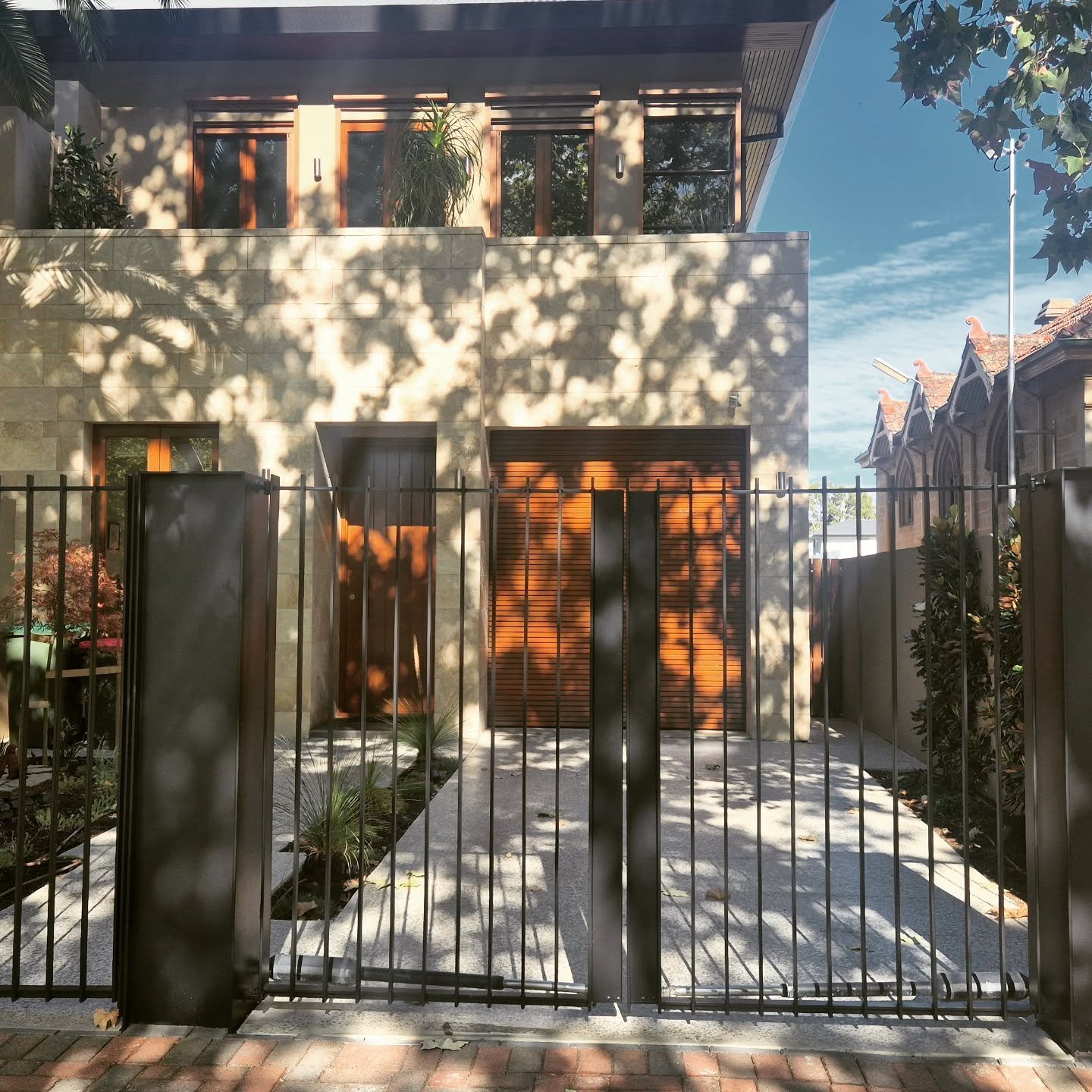 Another fantastic finish from the strokes crew. Including restoring all the beautiful stained wood and the exterior rendered walls. #strokes_of_perfection_