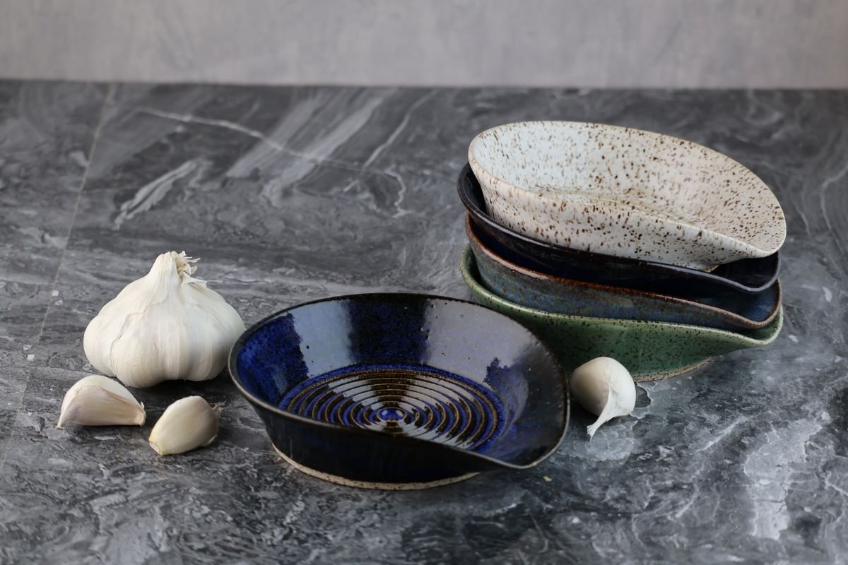 Garlic Grater (With Spout)