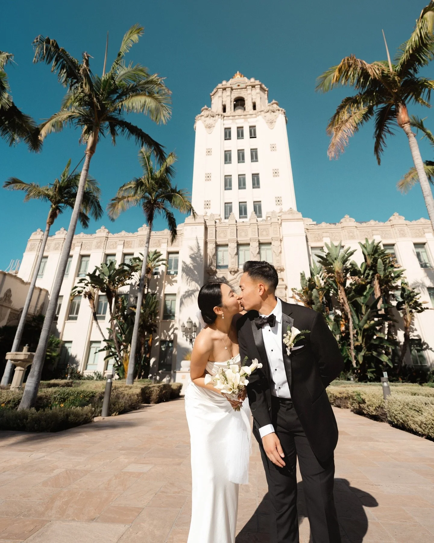 Mr. and Mrs. suited up and ready 😎🥂

Photography: @whitelabel_snap 
Florals: @eunoiablooms 
HMUA: @mua_sxwk