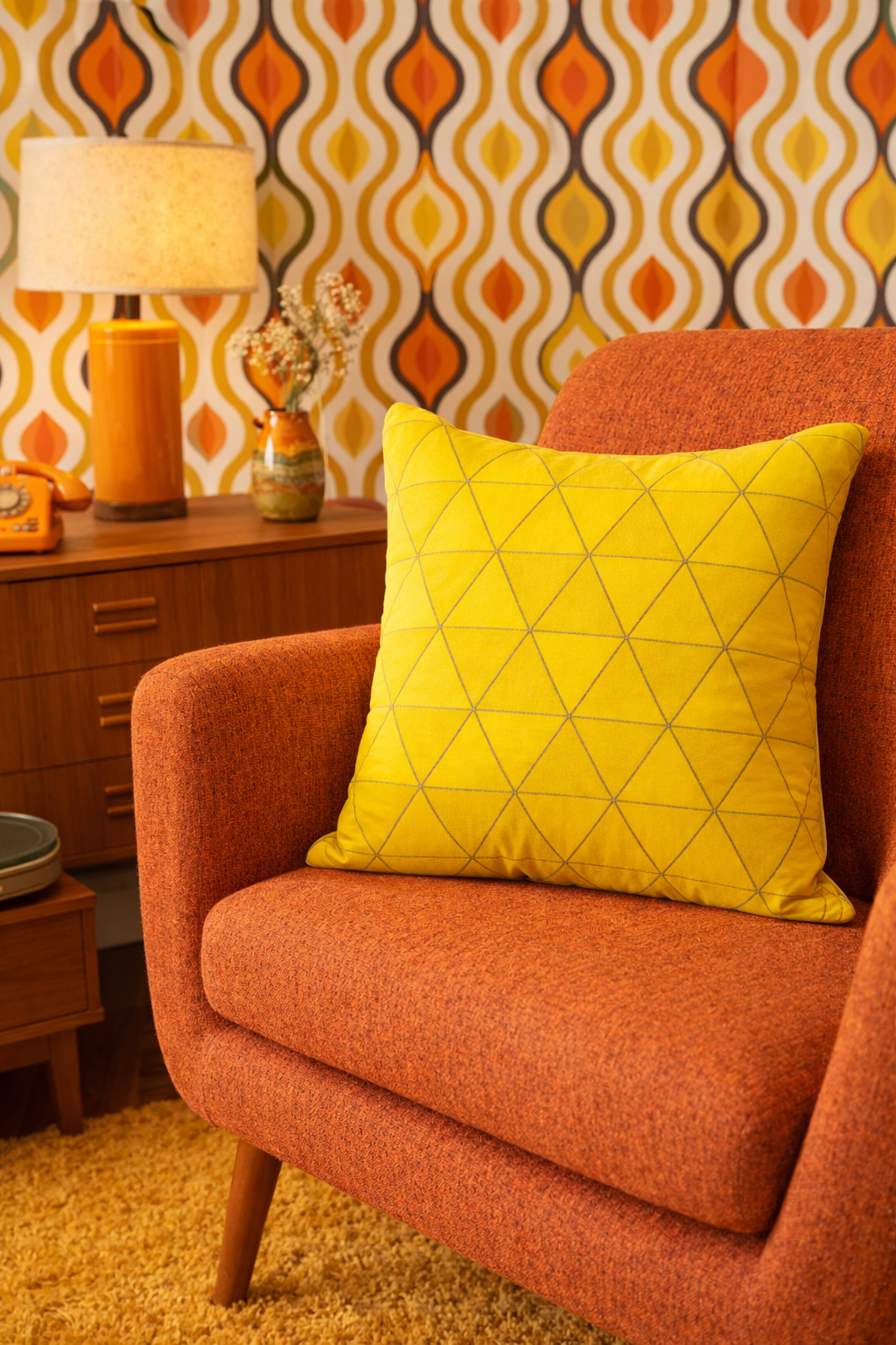 pillow-yellowmaze-bledsoe-lifestyle.png