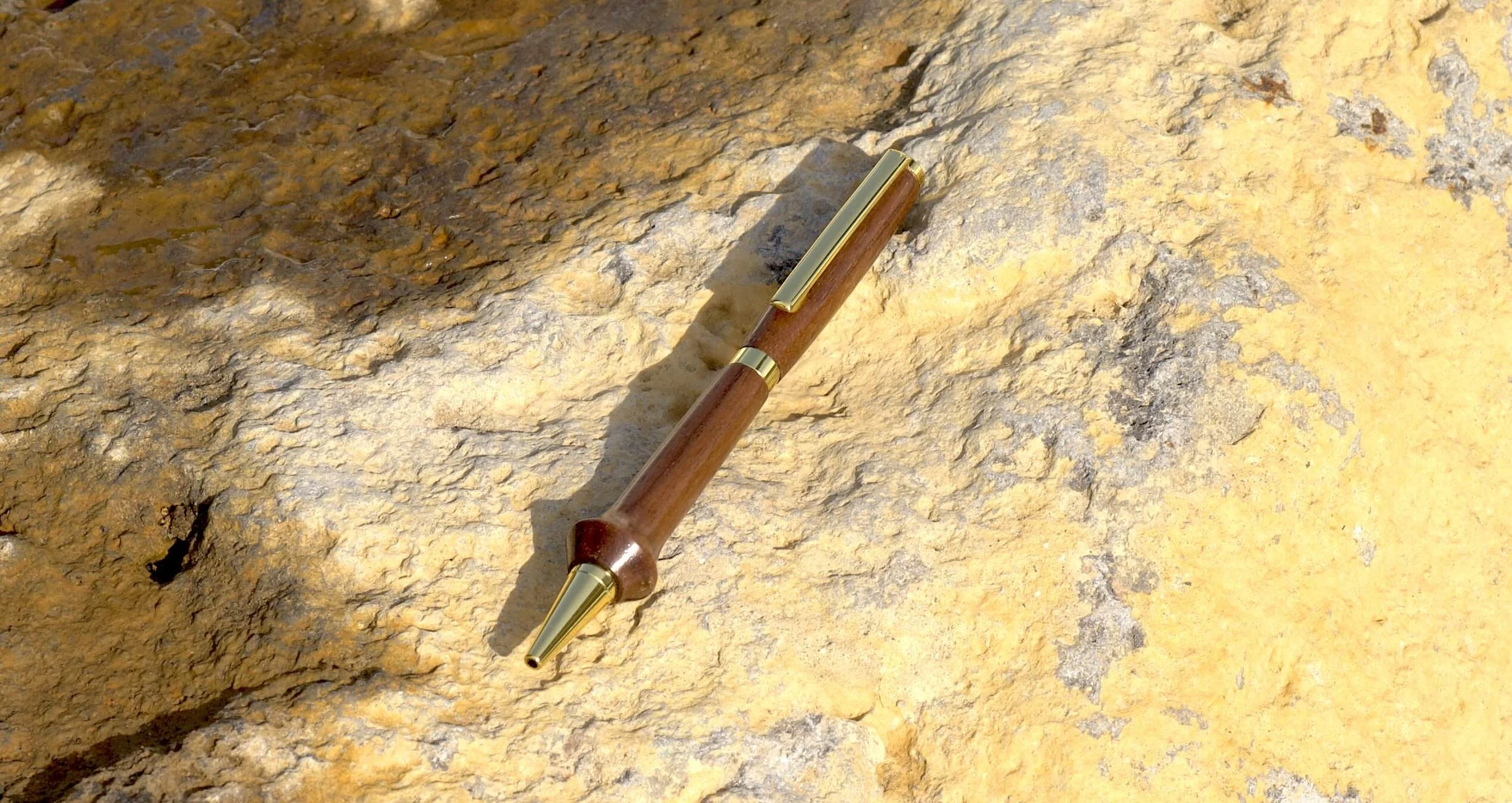 The Curved Grip Pen - Walnut