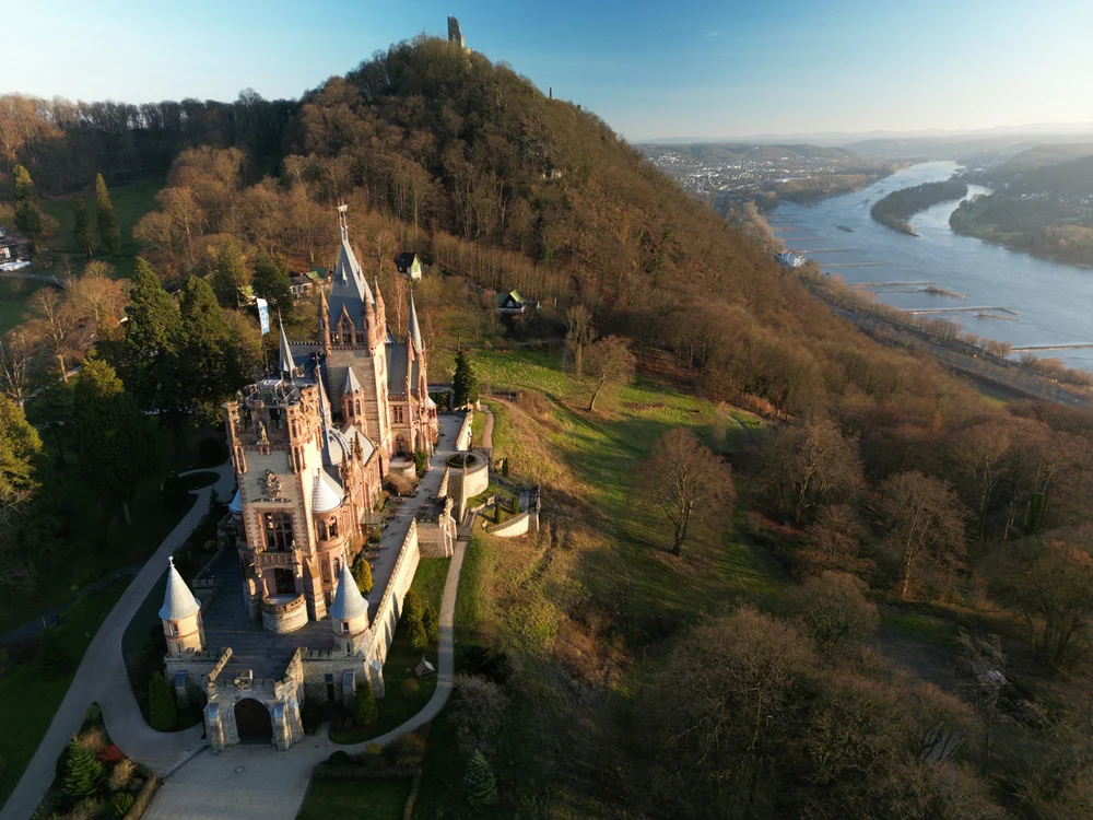 Aerial photograph of a castle and surrounding landscape