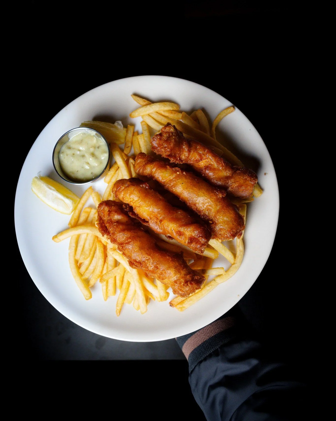 Crispy, golden fish &amp; chips ready to hit your cravings 🍽️

Stop by QMT and grab yours tonight! 🍻

#SoMaEats #SFfoodie #FishAndChips #QuestionMarkTavern #BarFood