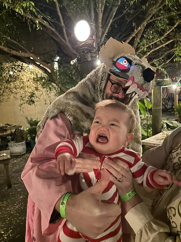 Infinite Favors, Bursters, Johann Grecco