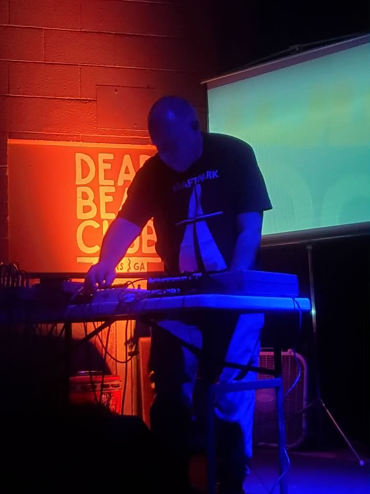 DJ Other Voices, Other Rooms, Ellwin, Smoggo Sound System, Space Brother