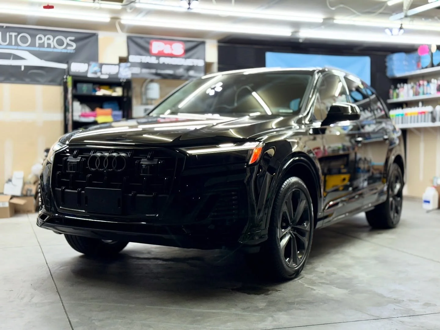 2025 Audi Q7 in for a Paint Enhancement + ADS Pro Ceramic Coating @armourdetailsupply 💚🩵

Save 10% when you use code &ldquo;PURDY10&rdquo; at www.theragcompany.com !!!

#purdyautopros #notyouraveragedetailerperiod #theragcompany #kochchemie #pandsd
