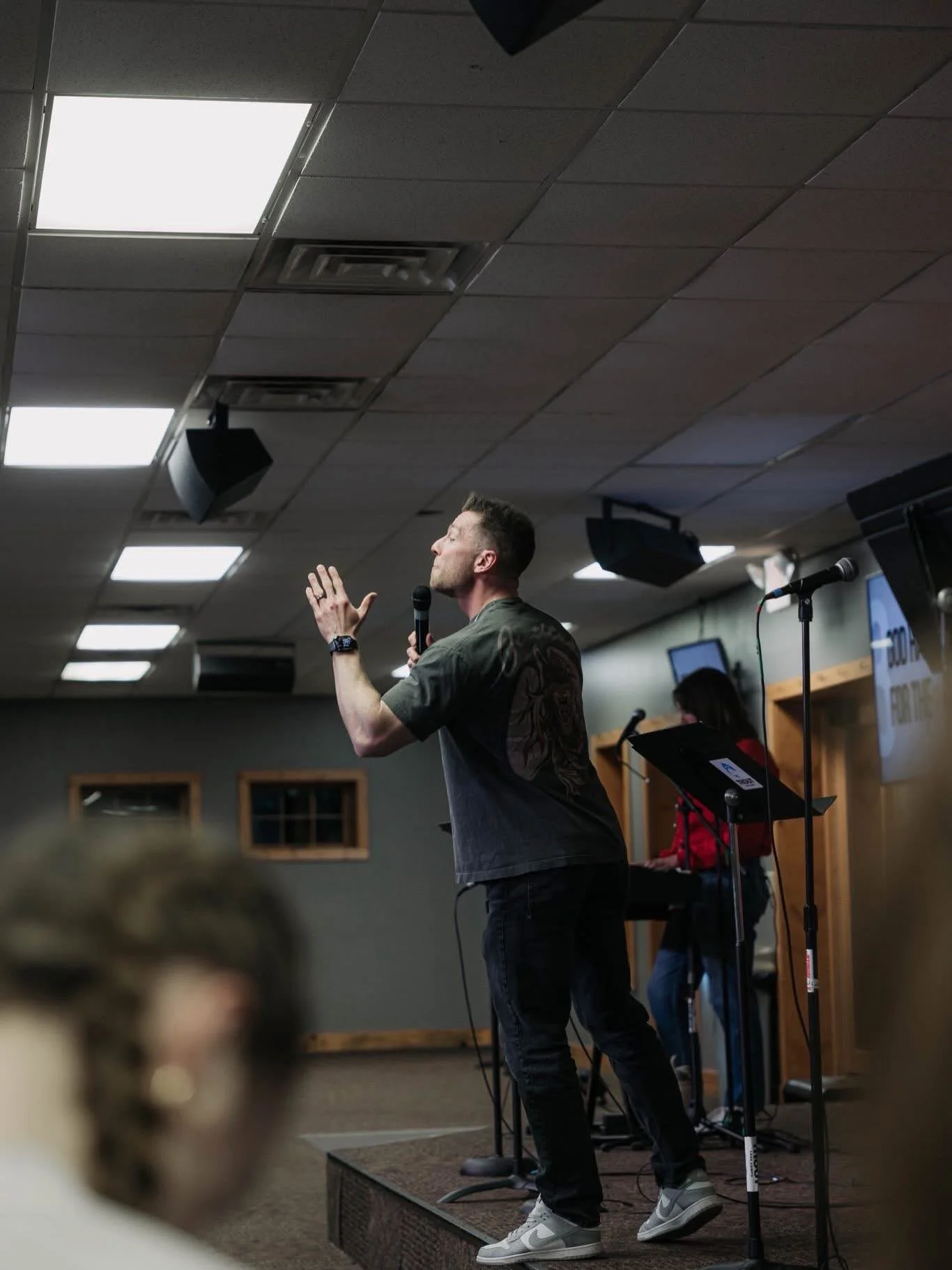 @refugeyth 🫶🏼

Grateful for the incredible and intentional leadership of Pastors @joshuabogaczyk and @john_henryjb. They&rsquo;re leading and cultivating a student ministry that is leaned in, on mission, and carrying the fire of God with them.. 

K