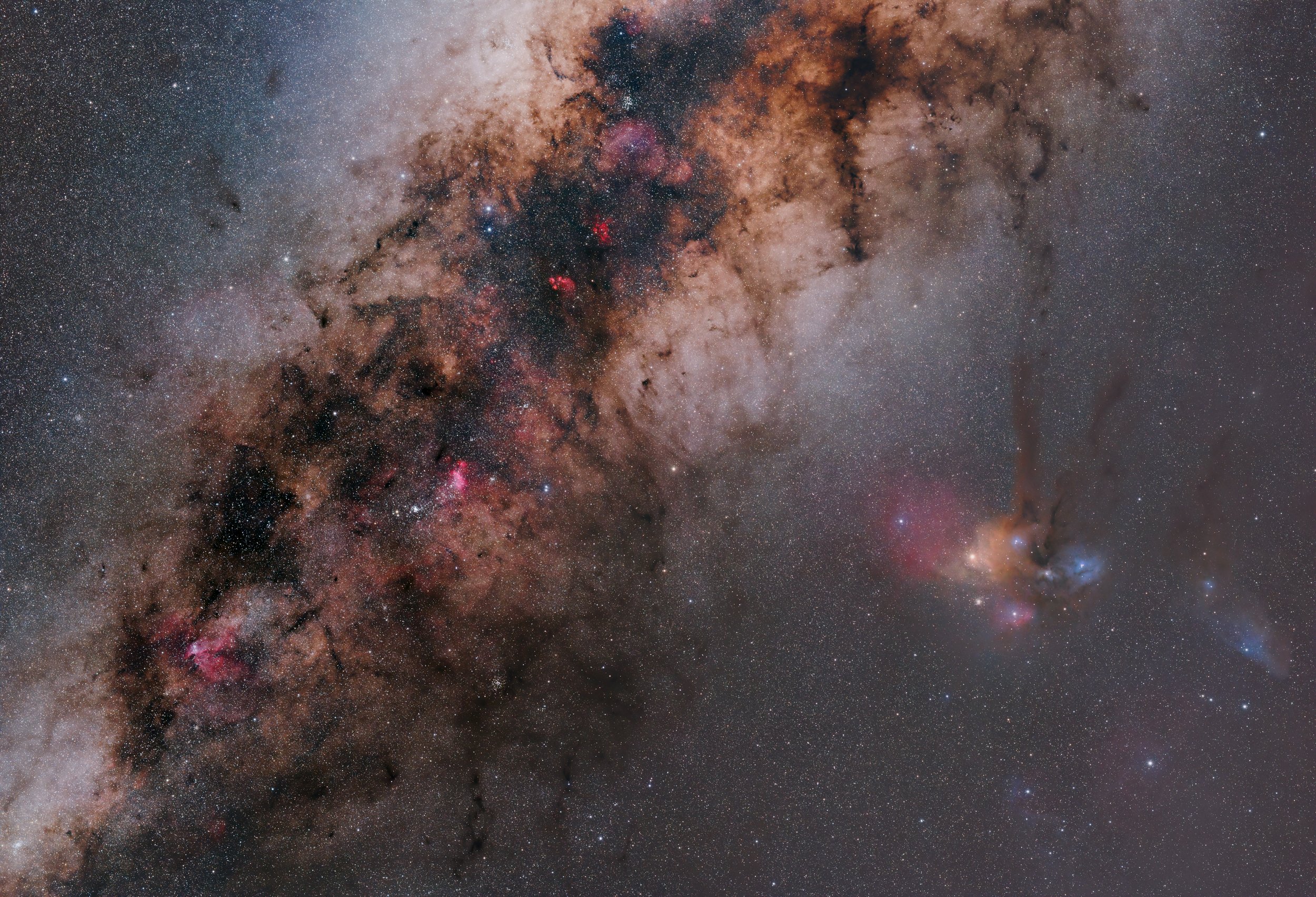 MILKY WAY CORE & RHO OPHIUCHI COMPLEX
Sigma Art 50 mm+Canon EOS R, 40 × 120 s
Tivoli Farm, Namibia