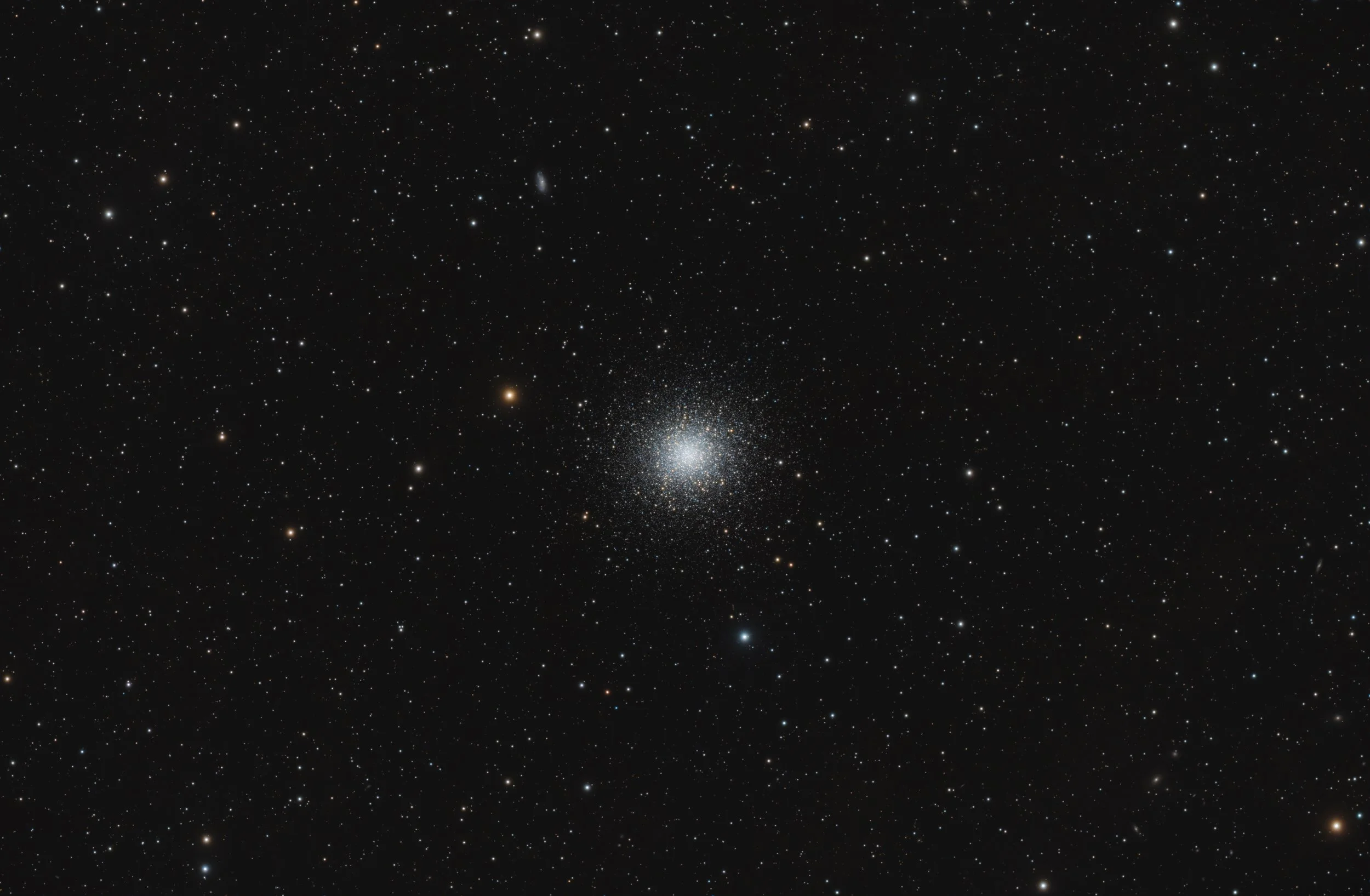 M13 w Herkulesie
60x120s
Askar Fra600 na Umi17R, Asi 2600MC Pro,