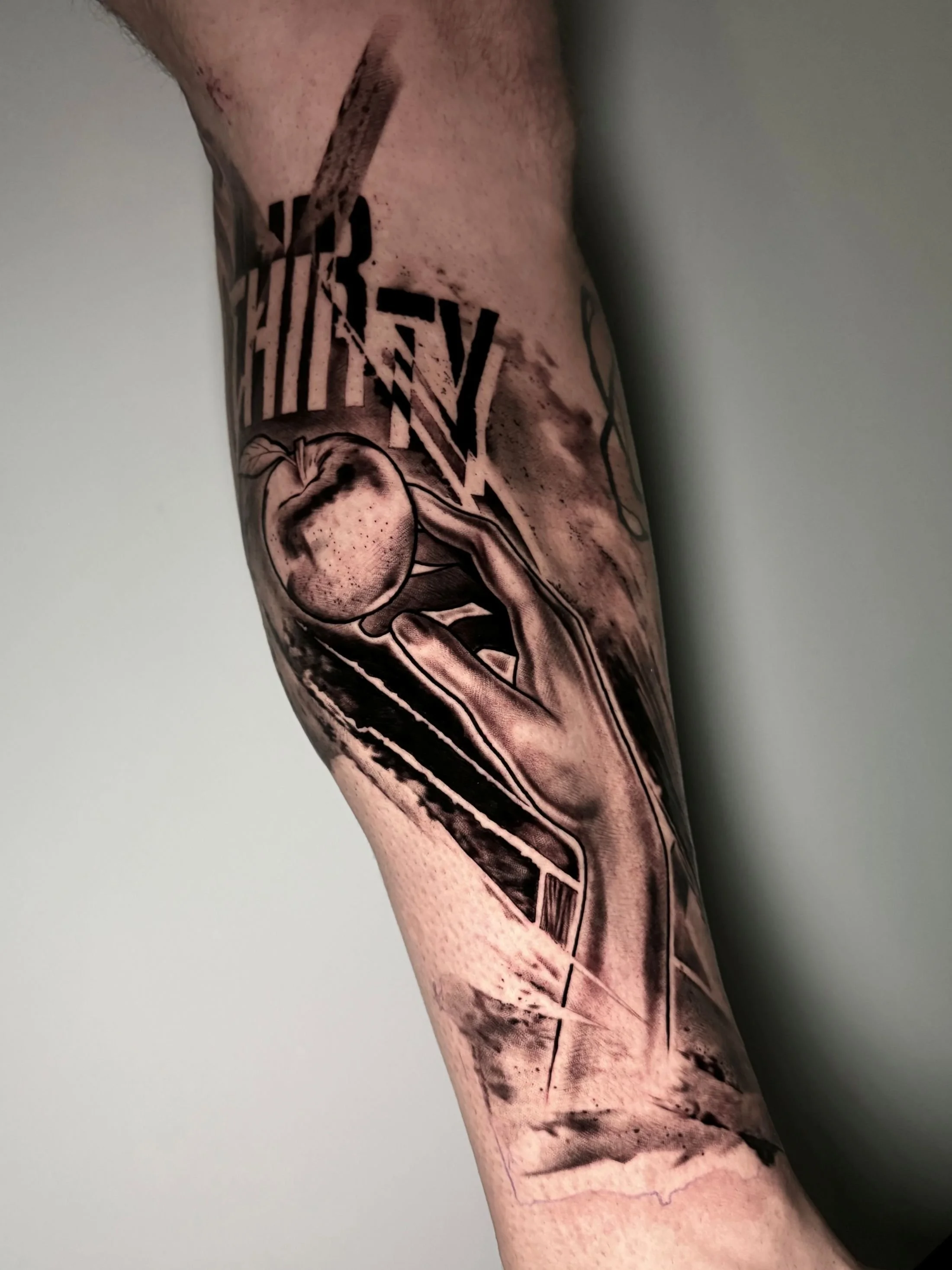 ciaran-harrington-thirty-hand-abstract-black-and-grey-tattoo-cambridge.jpg