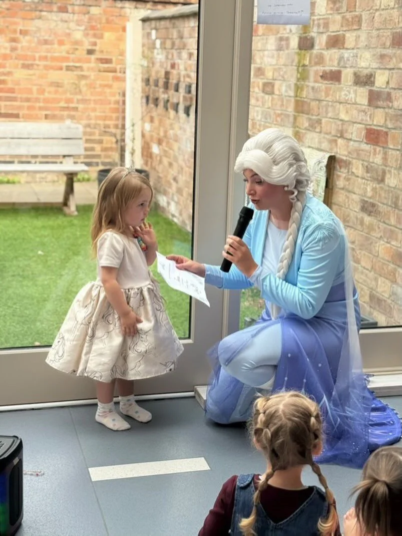 Reading the royal proclamation for our newest little princess 👑✨ 

#princessparties #nottingham #derby #princessparty