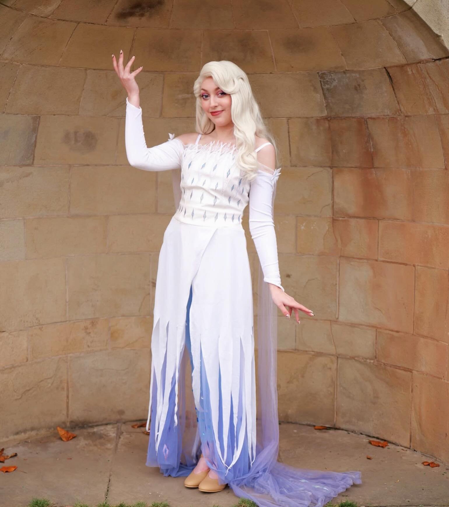 Show yourself 🩵✨

Did you know? We have 3 different outfits for our Ice Queen! That means you can choose which outfit you&rsquo;d like at your party! Will you choose her classic blue dress, her travel outfit or our original spirit outfit? ✨

We can&