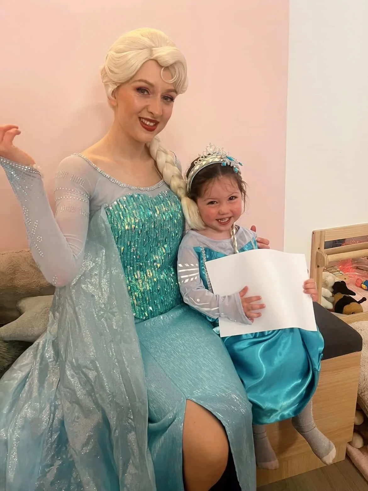 Warm hugs 🥺🩵

Even in the warmest weather, our Ice Queen remains one of our most popular characters! She had the most magical time attending this birthday party for a little Ice Queen in the making a few weeks ago. ✨

The children sang, danced, and